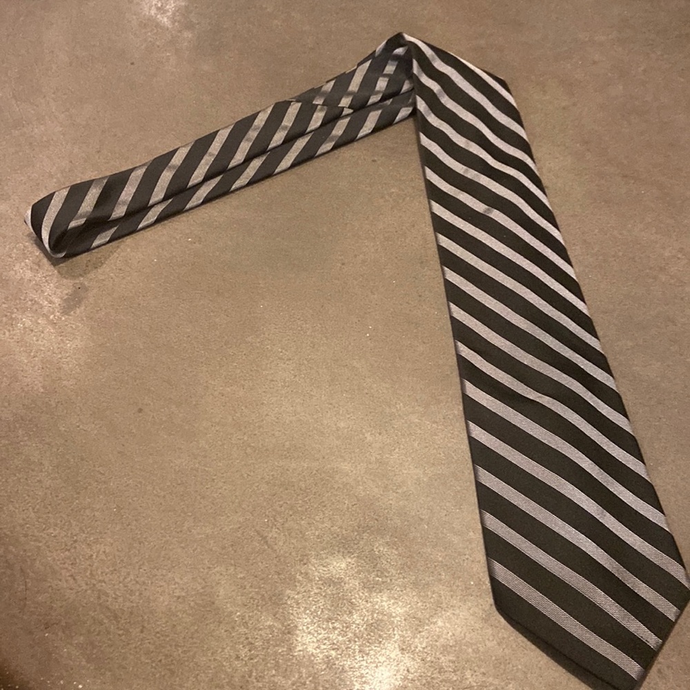DKNY tie